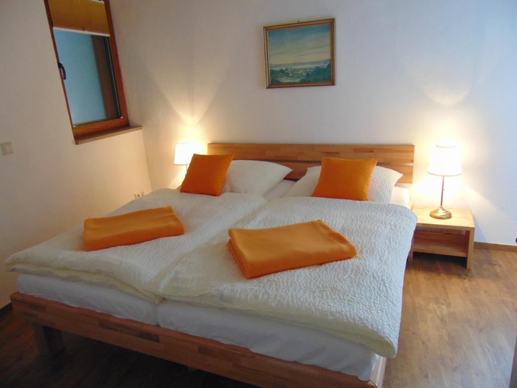 Ferienwohnung Bergblick /Moseltal Burgen  Dış mekan fotoğraf