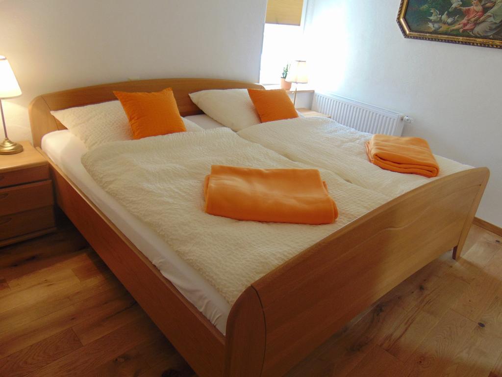 Ferienwohnung Bergblick /Moseltal Burgen  Dış mekan fotoğraf